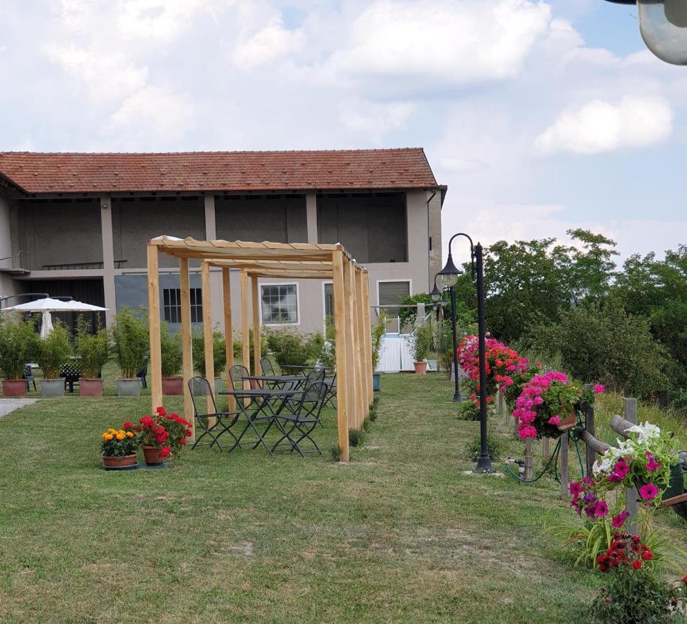 Cascina Brichat Alta Langa Serravalle delle Langhe Exterior foto